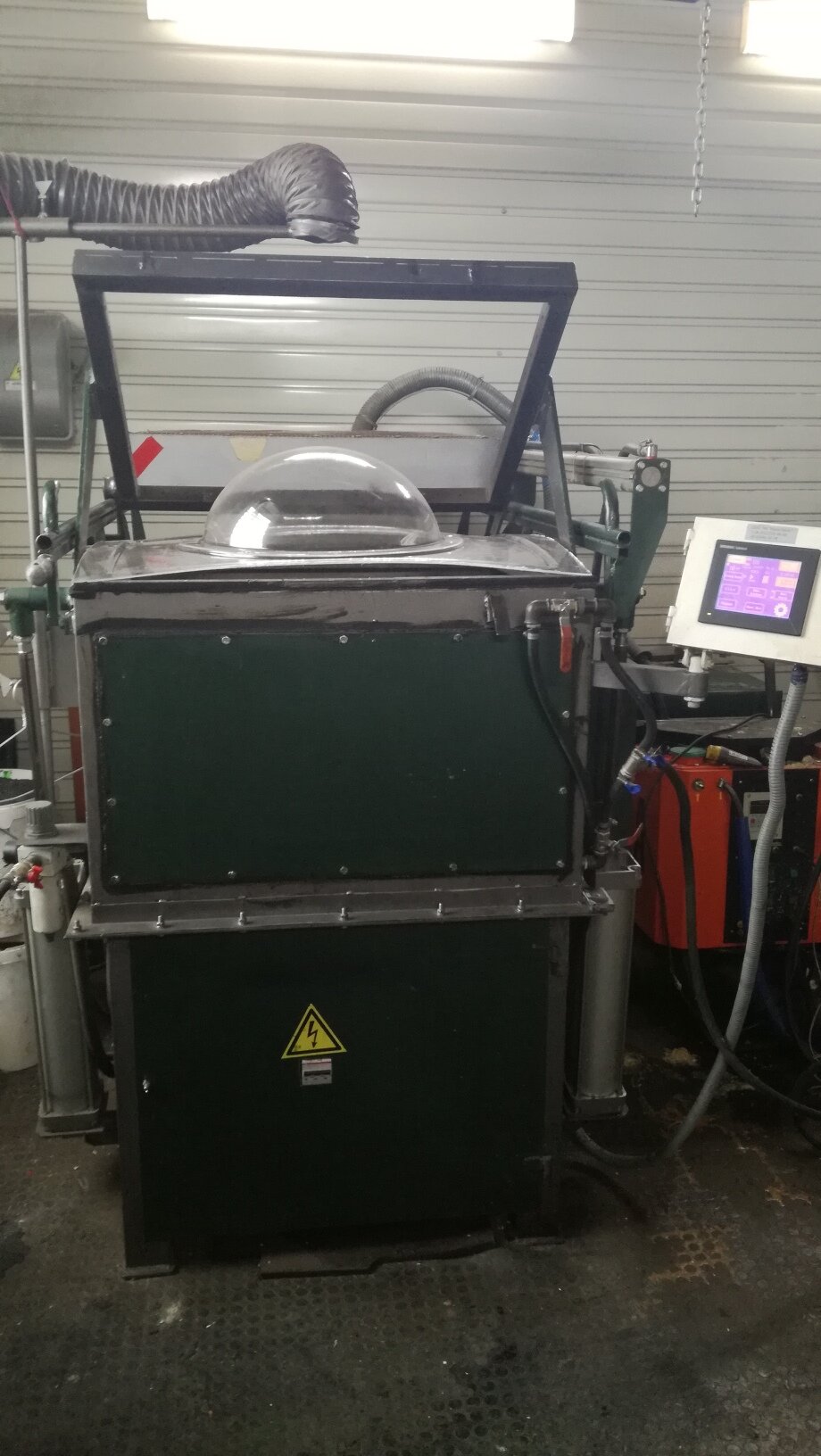 вакуум-формовочный станок